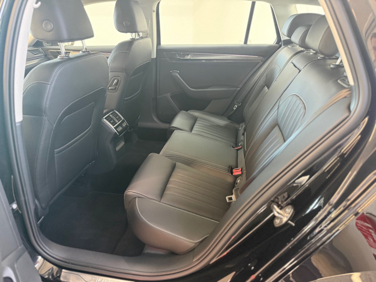 Škoda Superb Combi – Bild 14