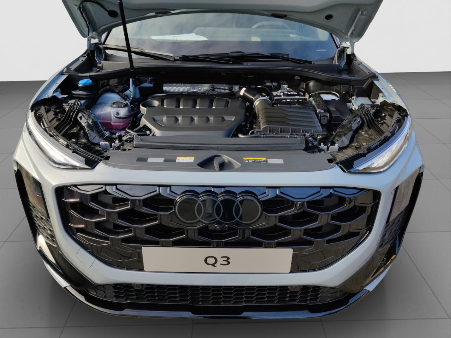 Bild über Audi Q3 SUV TFSI quattro 195 kW S tronic - für weitere Informationen kontaktieren Sie den Audi Partner