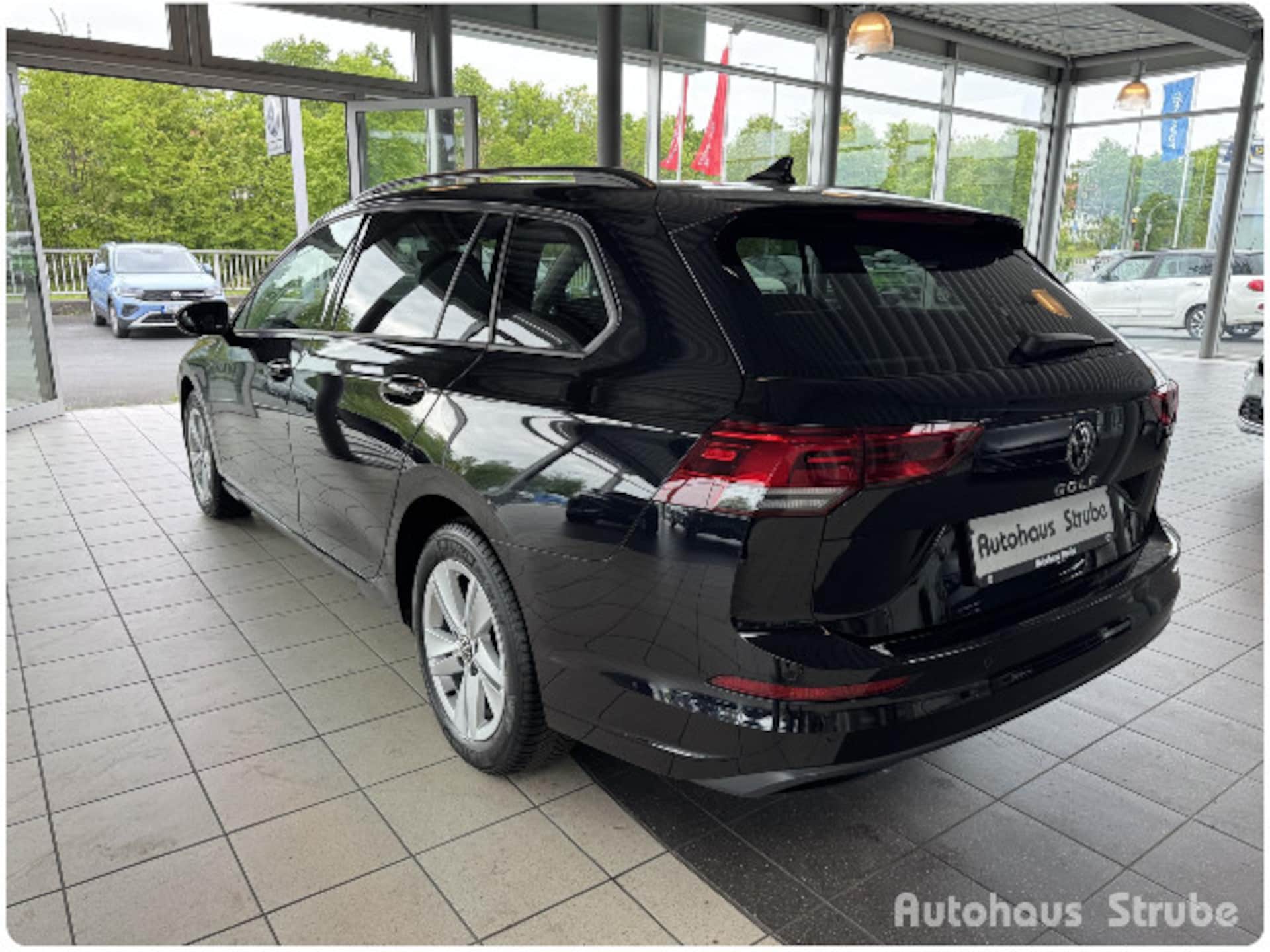 Volkswagen Golf Variant Life