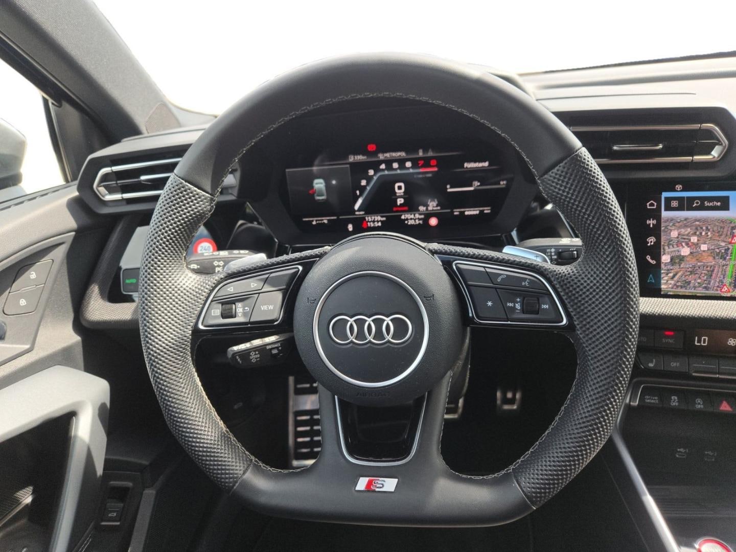 Bild über Audi S3 Limousine TFSI quattro S tronic - für weitere Informationen kontaktieren Sie den Audi Partner
