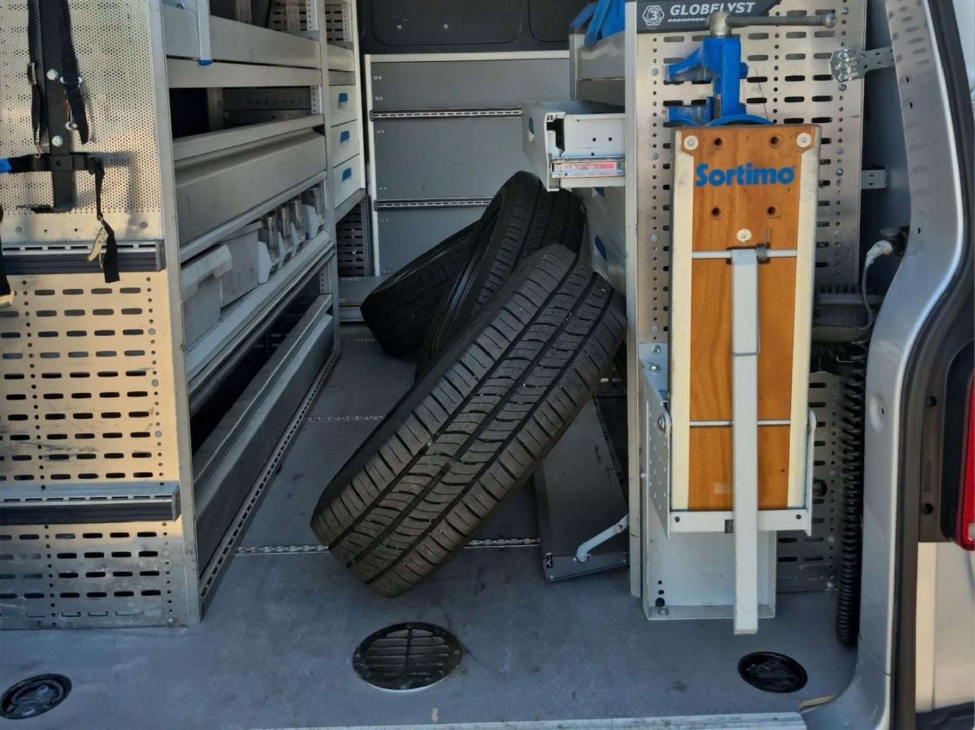 Volkswagen T6.1 Transporter Kasten langer Radstand