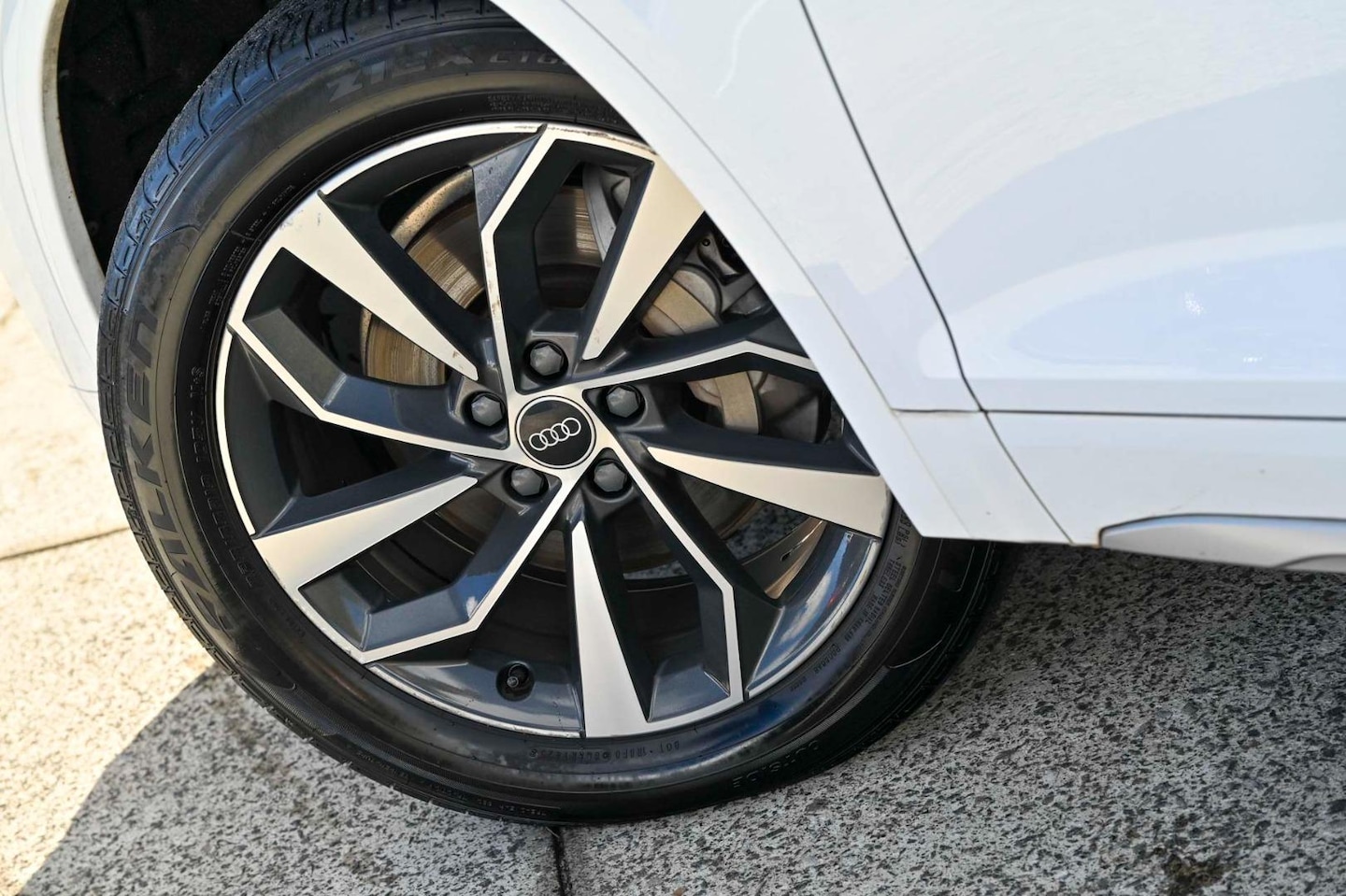 Image about Audi Q5 40 TDI quattro S tronic