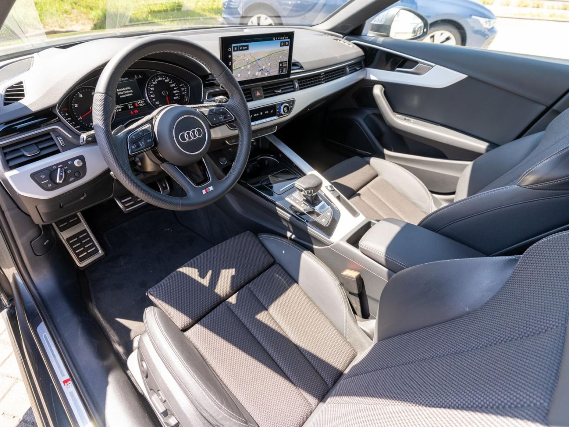 Audi A4 Avant S line