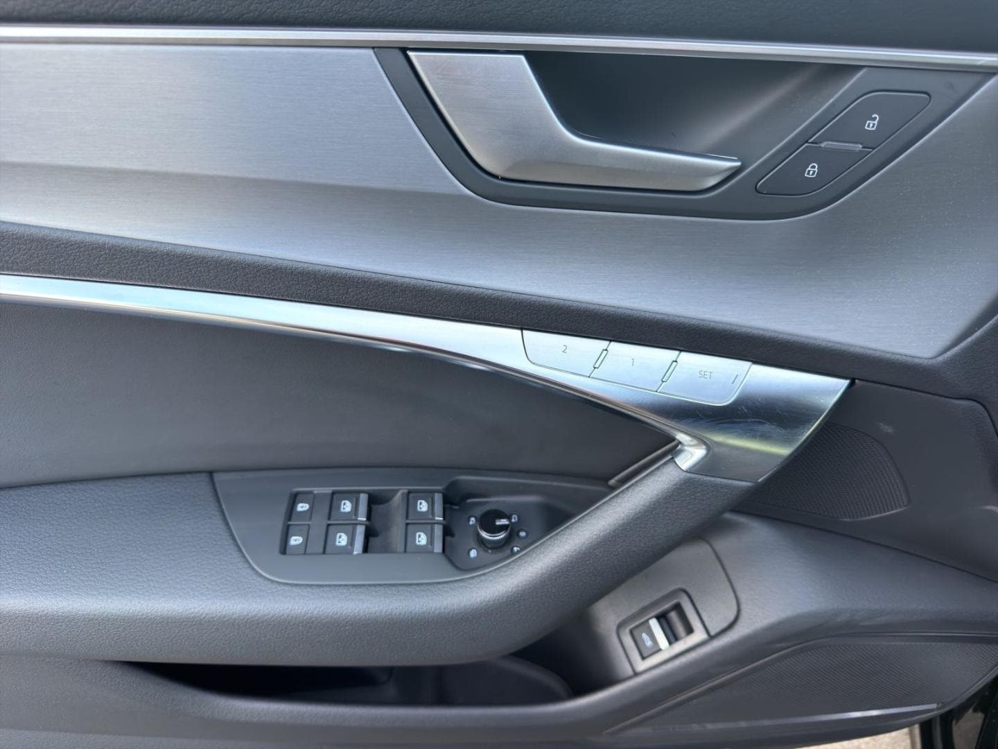 Bild über Audi S6 Avant TDI quattro tiptronic - für weitere Informationen kontaktieren Sie den Audi Partner