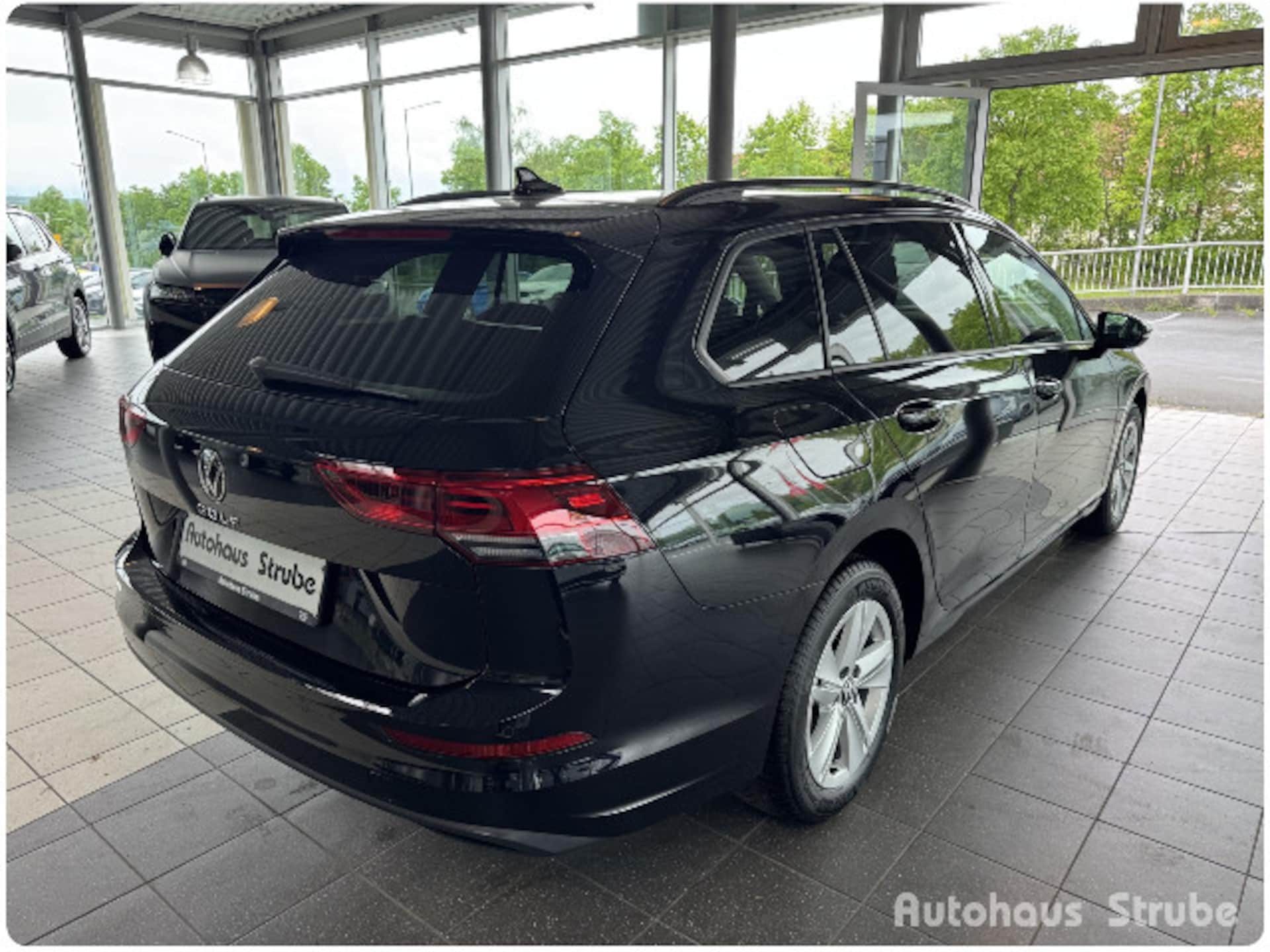 Volkswagen Golf Variant Life