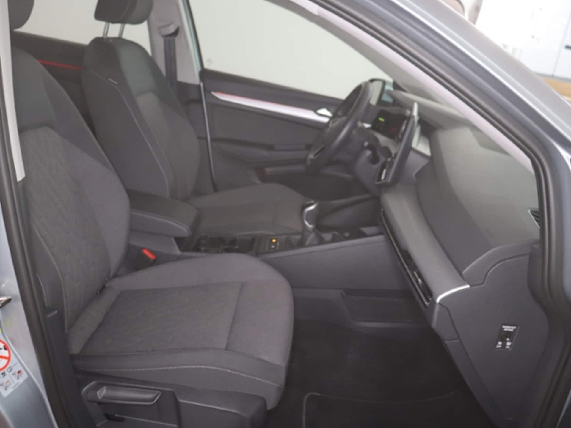 Volkswagen Golf Life