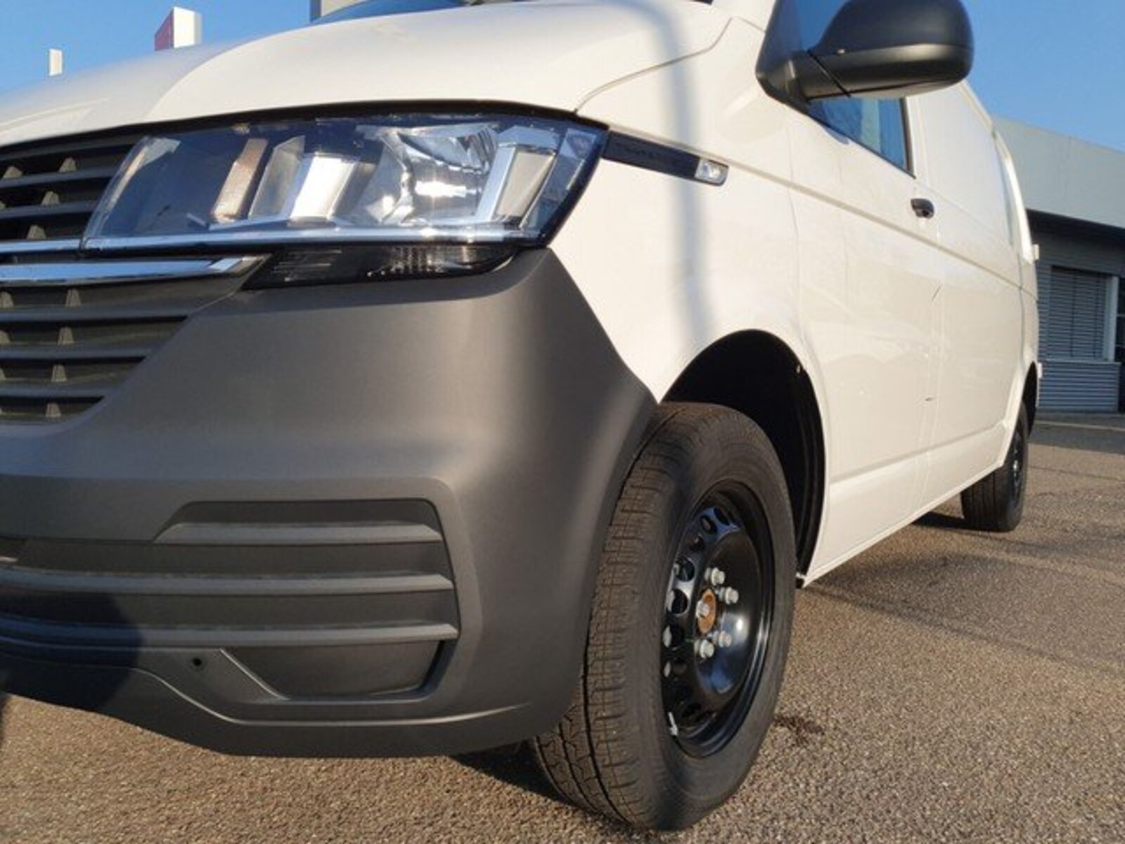 Volkswagen T6.1 Transporter Kasten langer Radstand – Bild 5