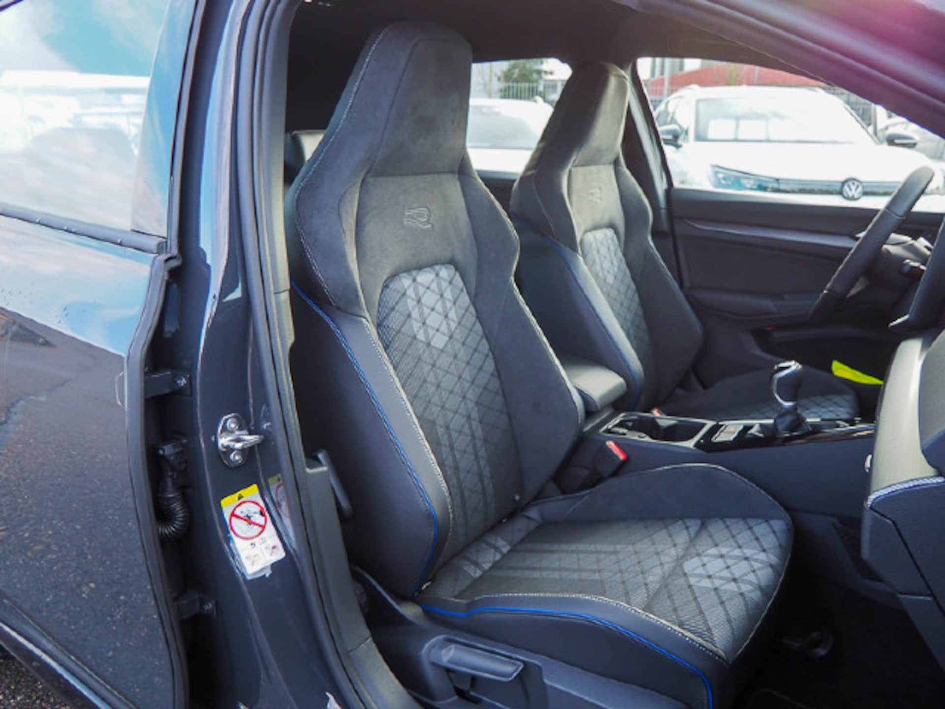 Volkswagen Golf R-Line