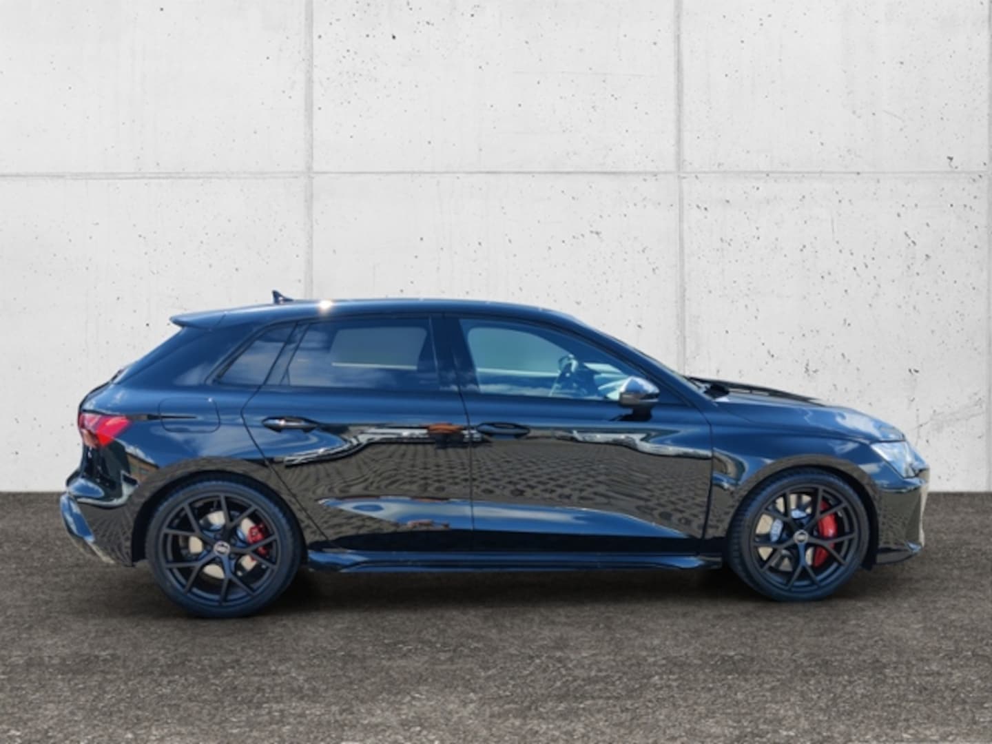Bild über Audi RS 3 Sportback TFSI quattro 294 kW S tronic - für weitere Informationen kontaktieren Sie den Audi Partner
