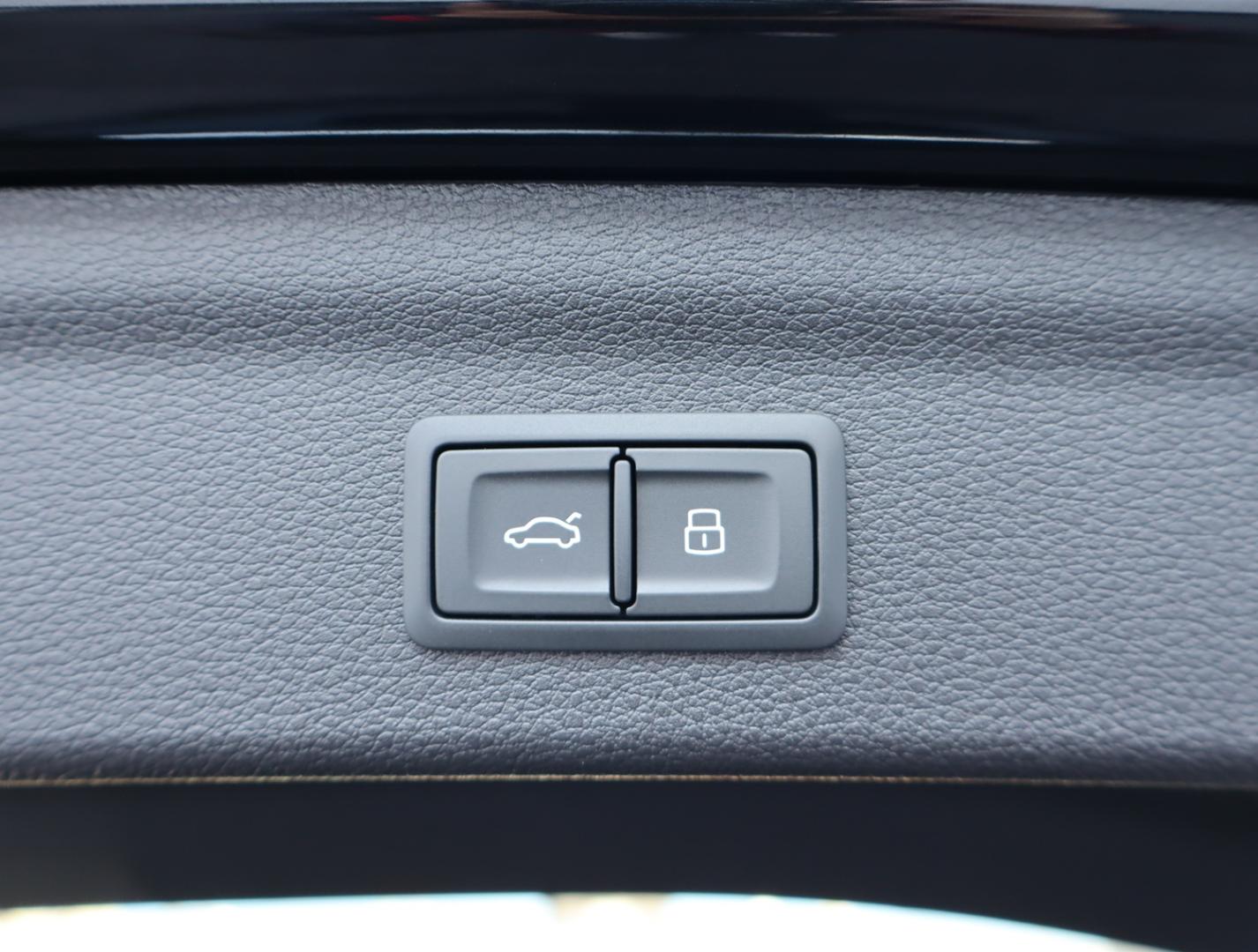 Audi Q3 35 TFSI S line 110(150) kW(PS) S tronic for more details contact your dealer