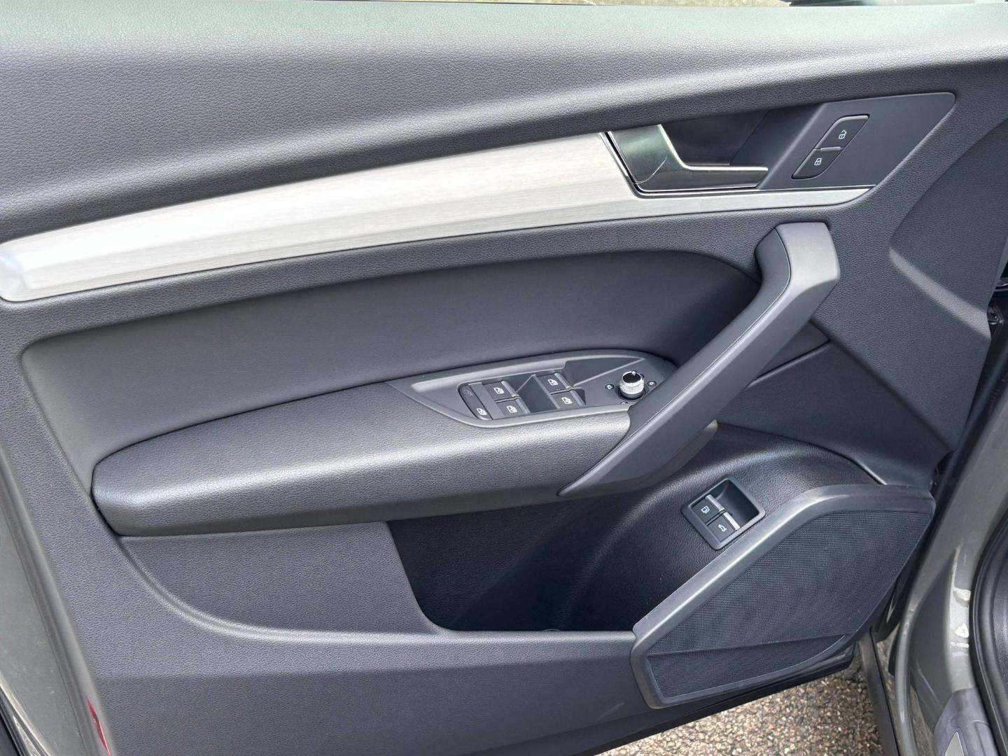 Image about Audi Q5 Sportback TFSI e Black Edition 50 TFSI e Hybride rechargeable quattro220(299)kW(ch)S tronic