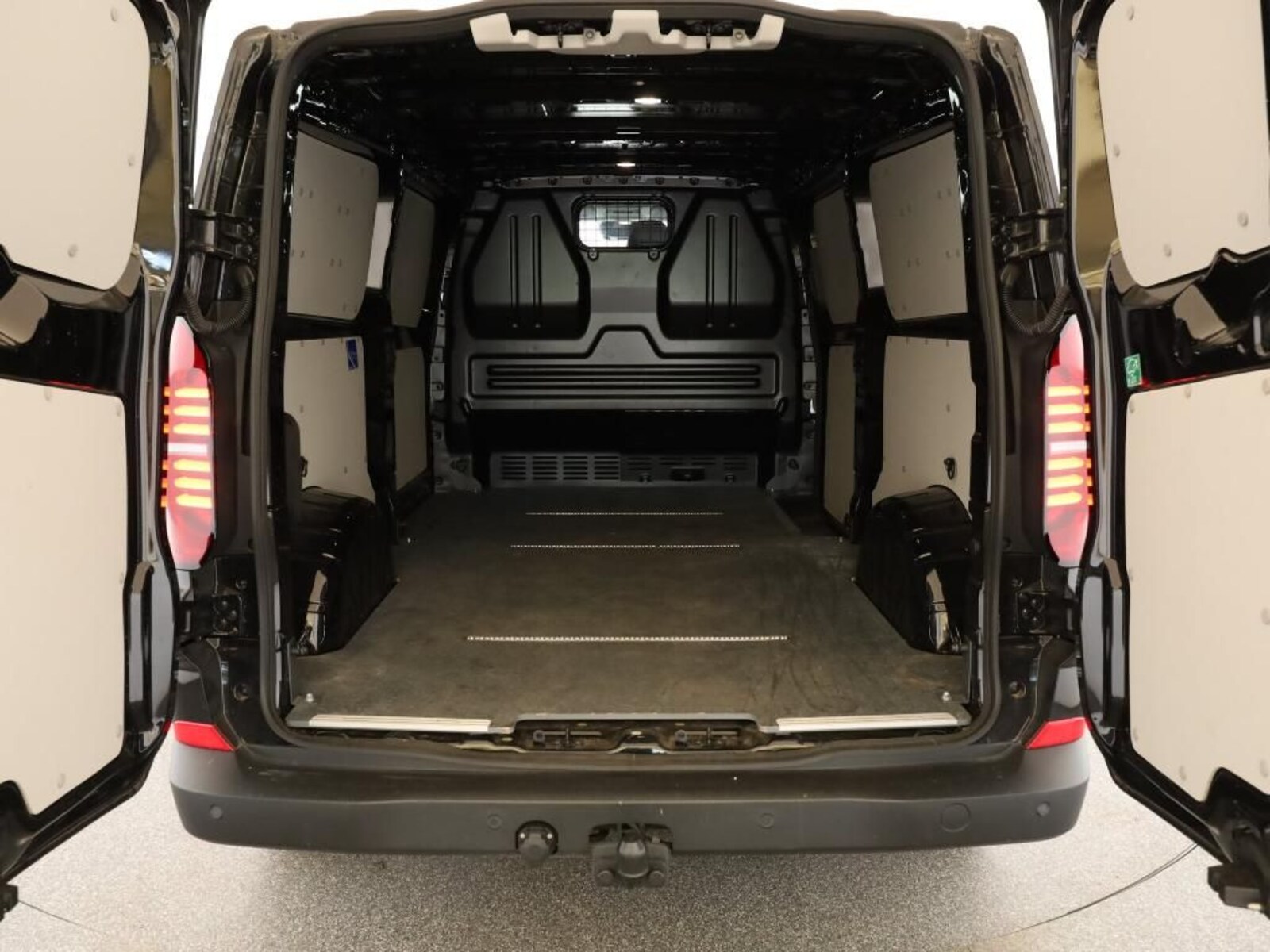 Volkswagen Transporter Kasten langer Radstand – Bild 8