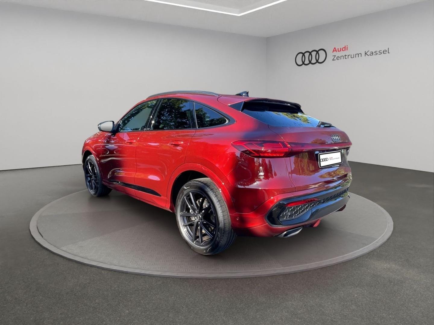 Bild über Audi Q5 Sportback TFSI quattro 150 kW S tronic - für weitere Informationen kontaktieren Sie den Audi Partner
