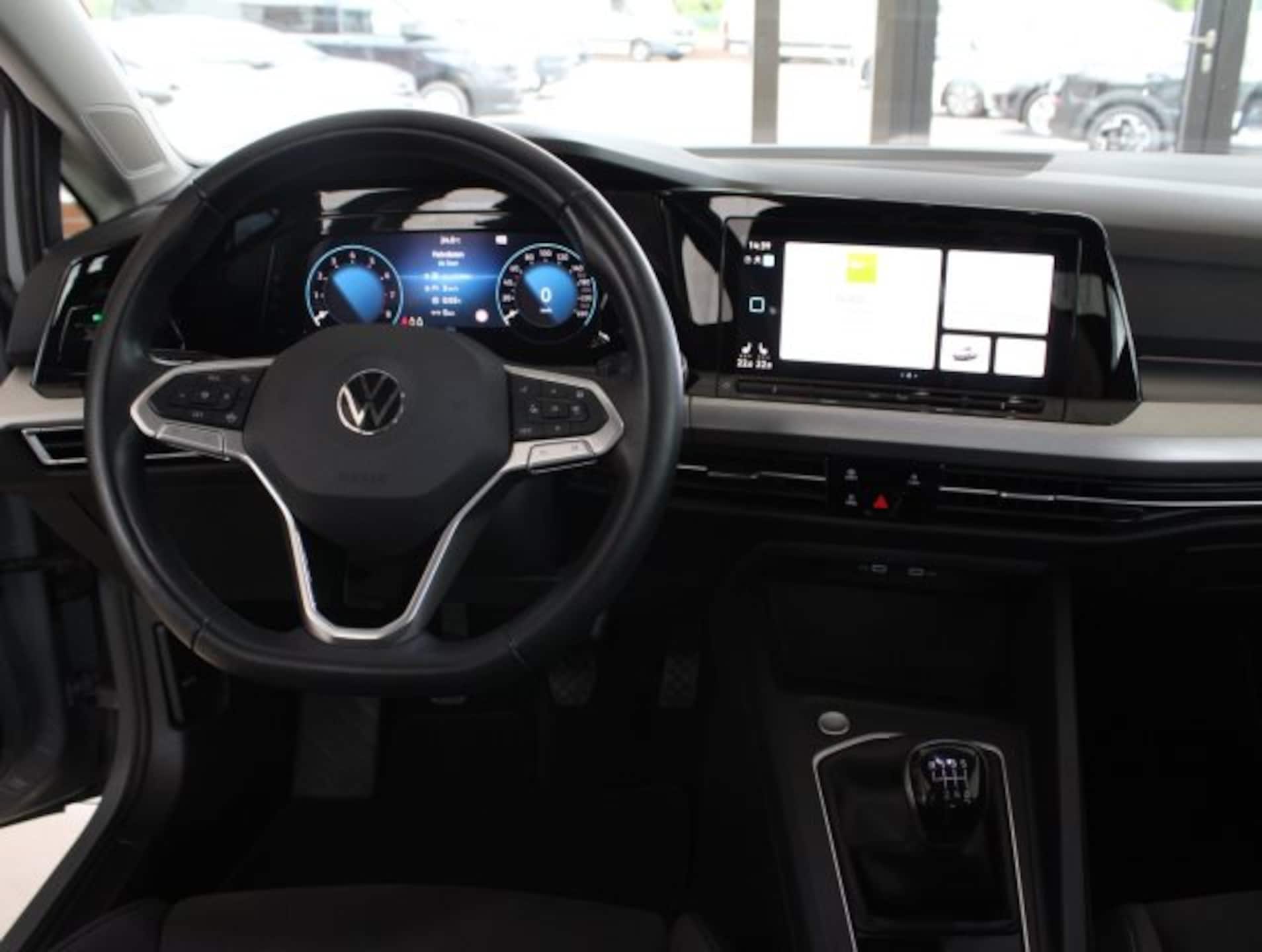 Volkswagen Golf Life