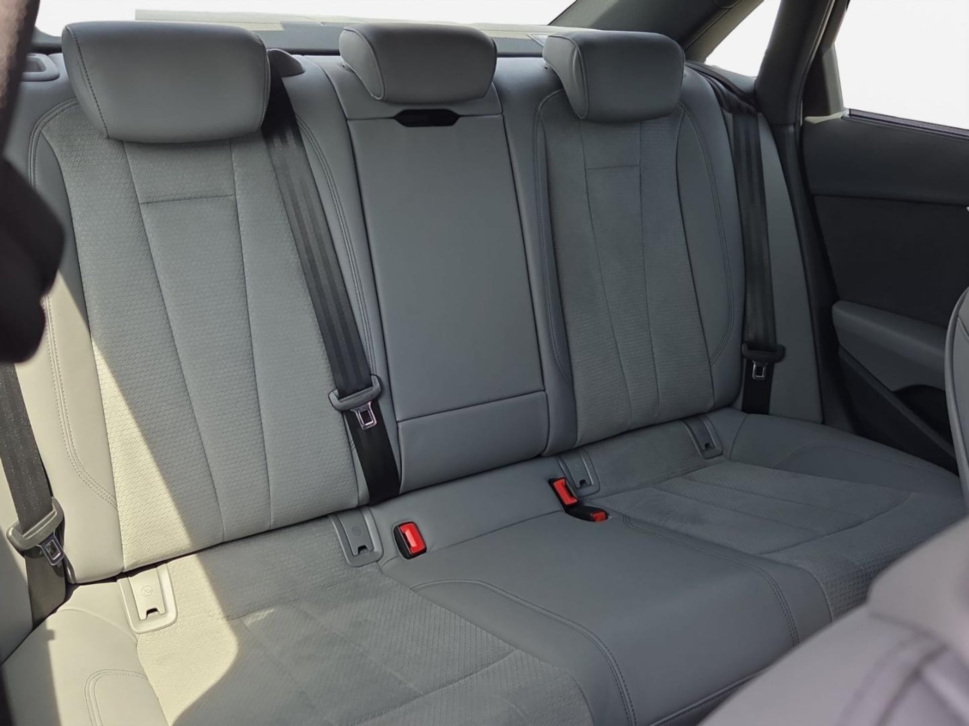Audi A4 Limousine S line