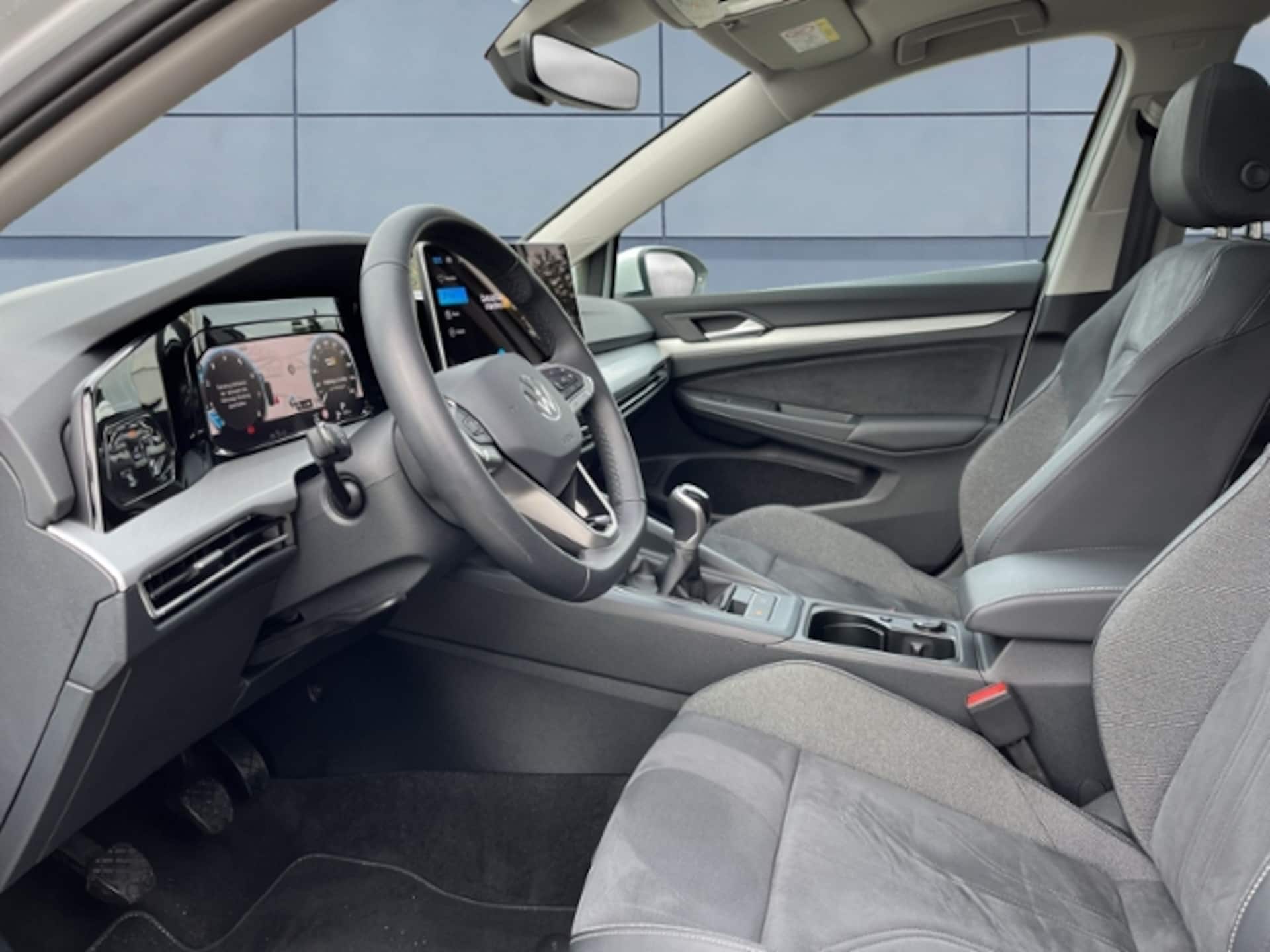 Volkswagen Golf Life