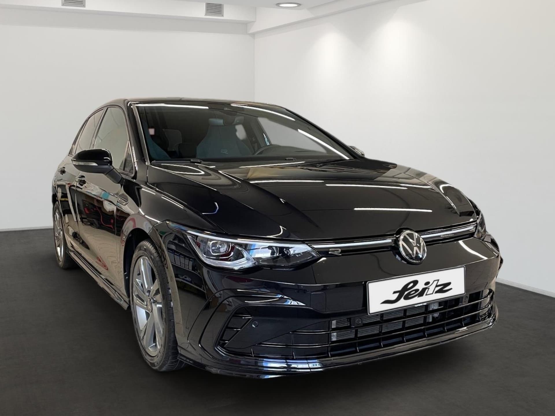 Volkswagen Golf R-Line