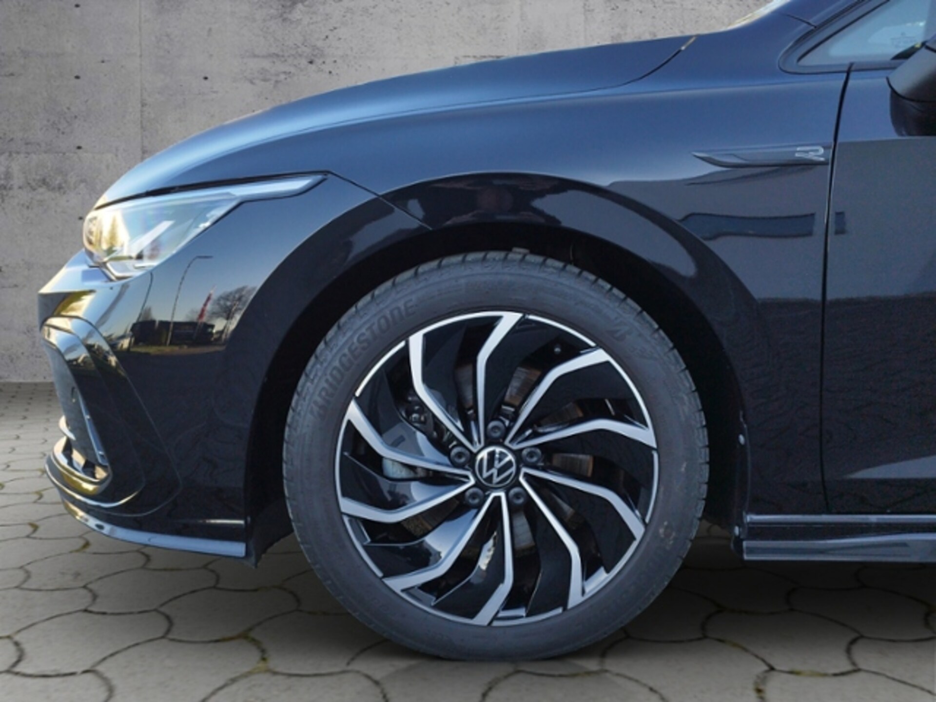 Volkswagen Golf R-Line