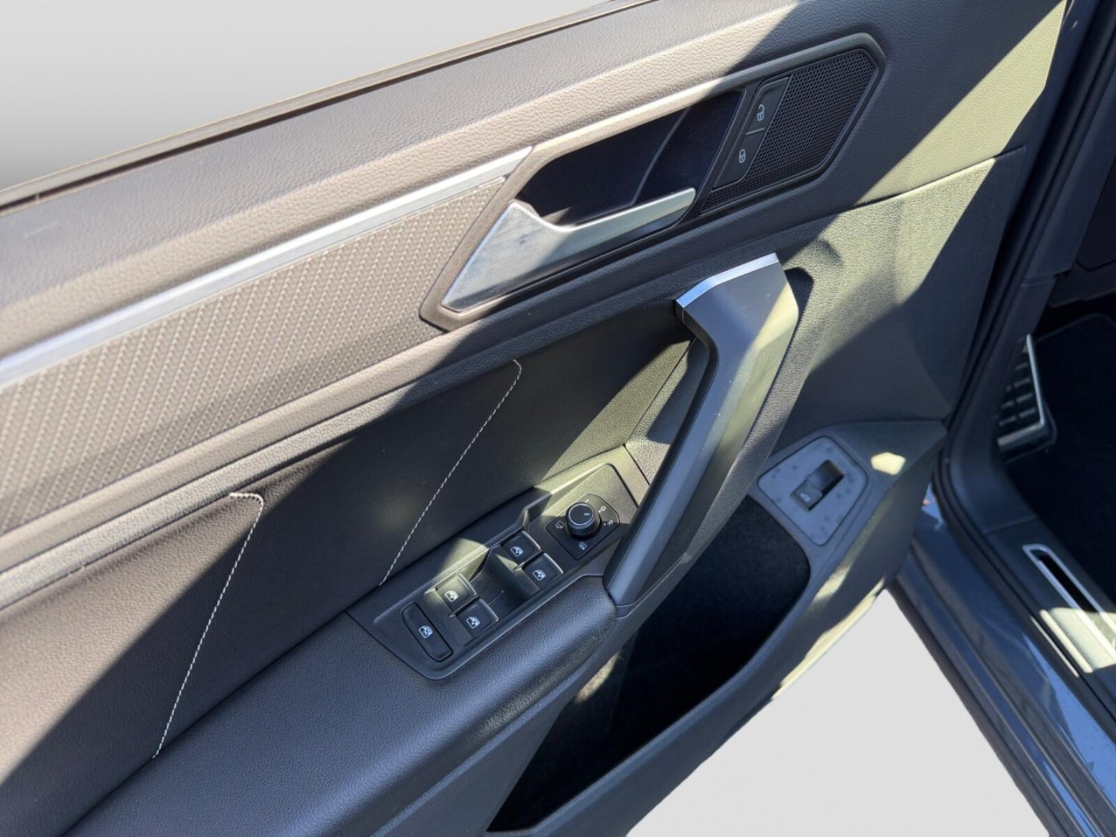 Volkswagen Tiguan – Bild 12