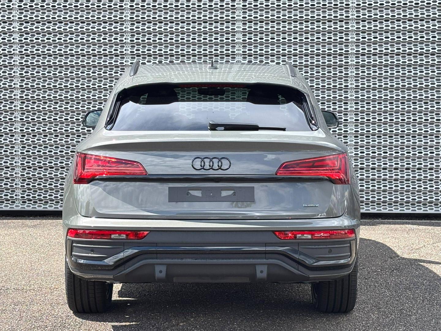 Image about Audi Q5 Sportback TFSI e Black Edition 50 TFSI e Hybride rechargeable quattro220(299)kW(ch)S tronic