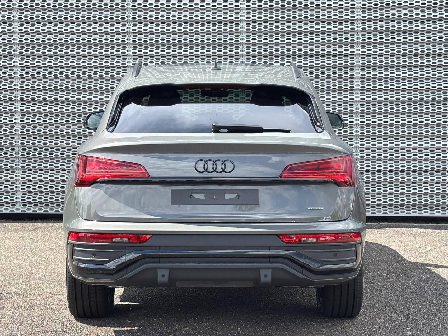 Image about Audi Q5 Sportback TFSI e Black Edition 50 TFSI e Hybride rechargeable quattro220(299)kW(ch)S tronic