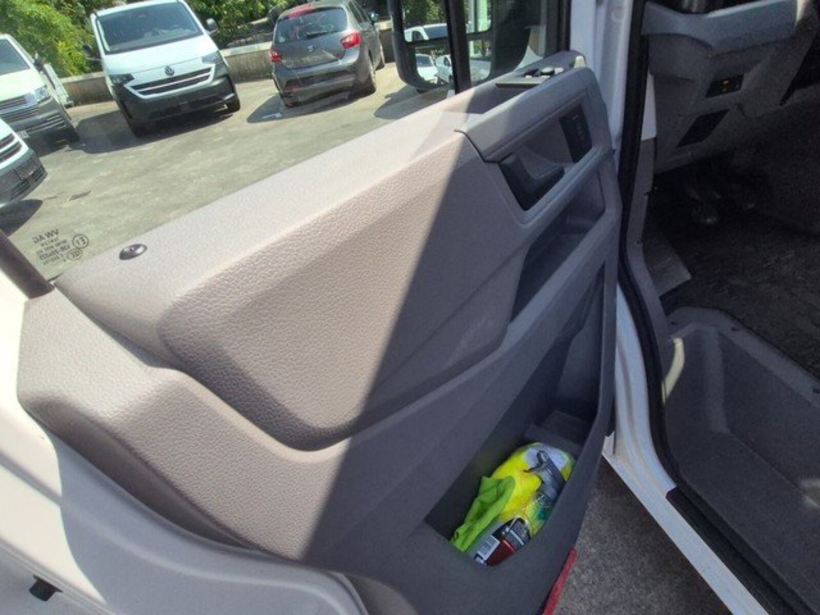 Volkswagen Crafter Kasten mittlerer Radstand – Bild 12
