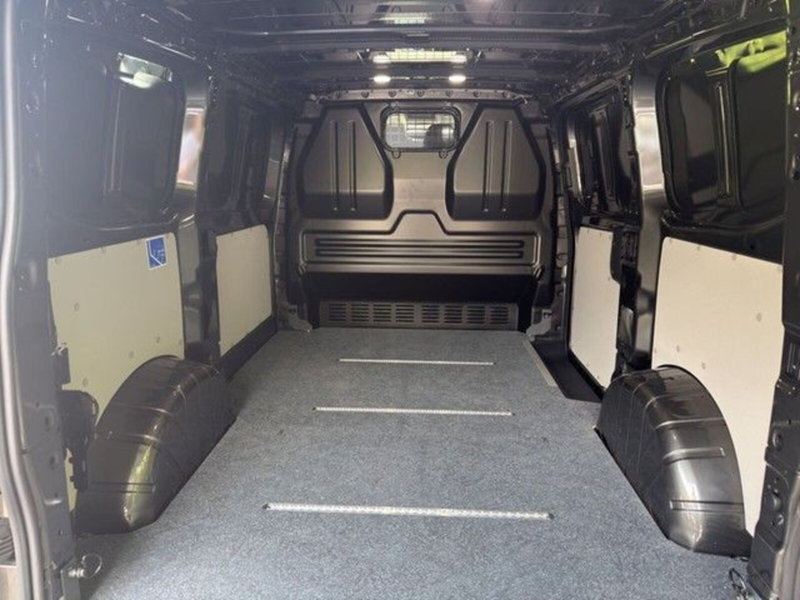 Volkswagen Transporter Kasten kurzer Radstand – Bild 14