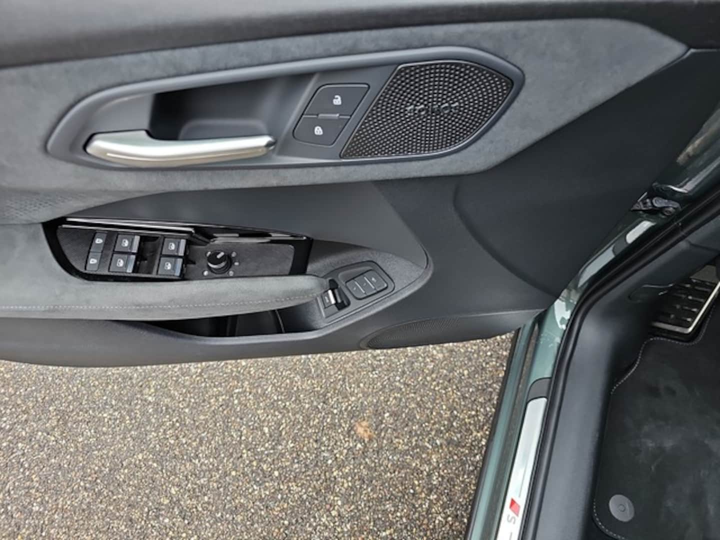 Bild über Audi Q3 SUV TFSI quattro 195 kW S tronic - für weitere Informationen kontaktieren Sie den Audi Partner