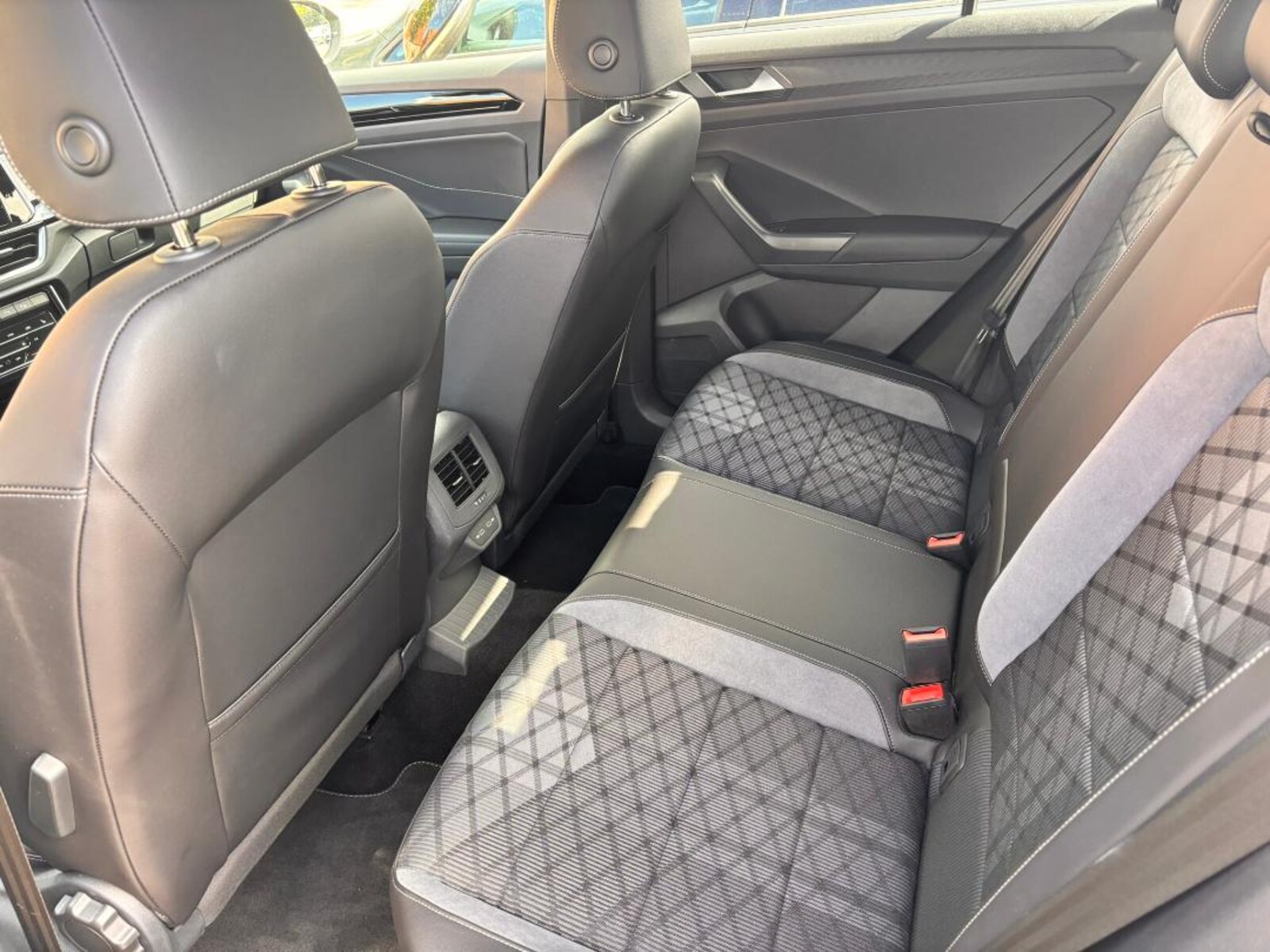 Volkswagen T-Roc – Bild 9
