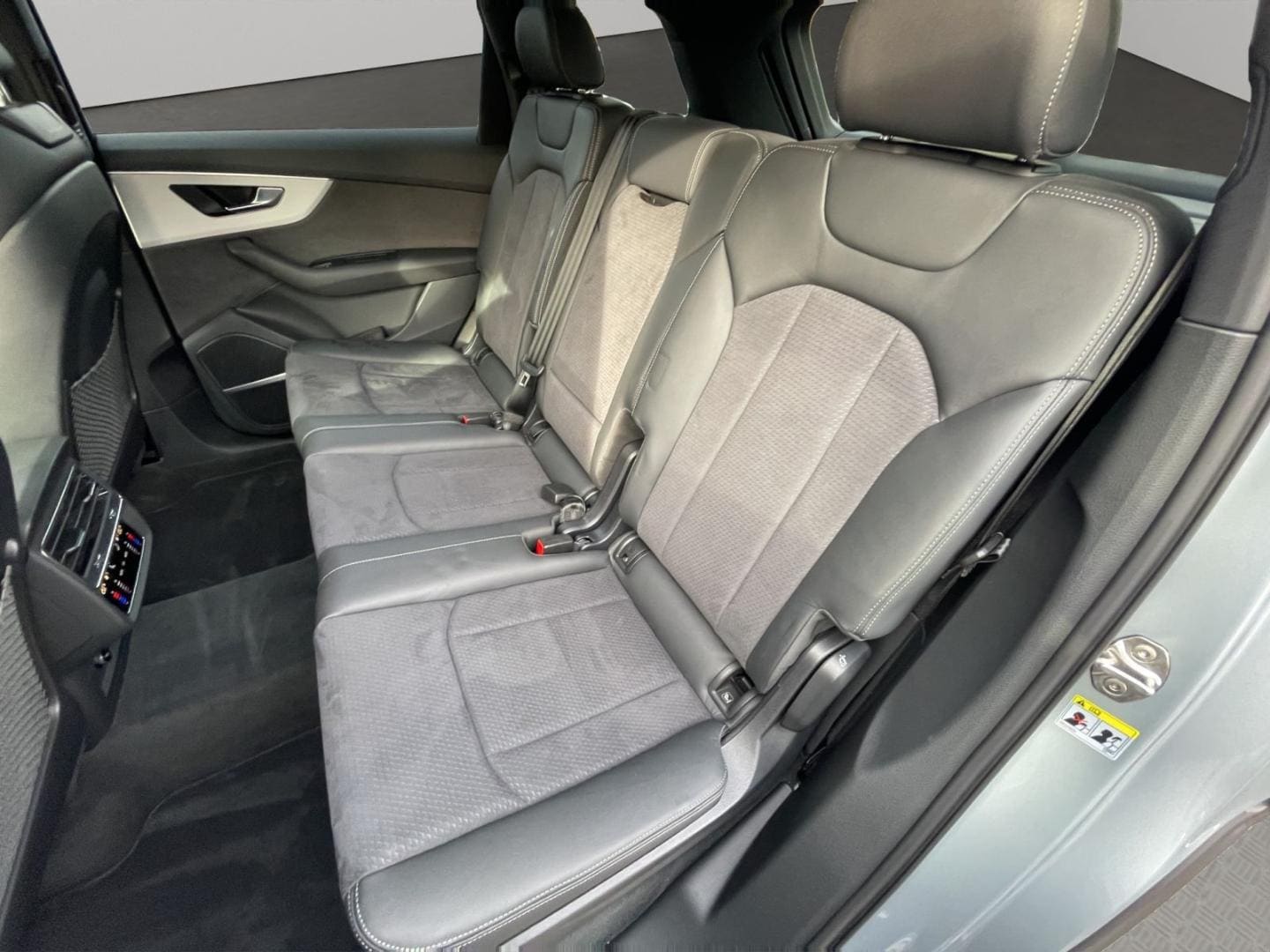 Bild über Audi Q7 SUV S line 50 TDI quattro tiptronic - für weitere Informationen kontaktieren Sie den Audi Partner