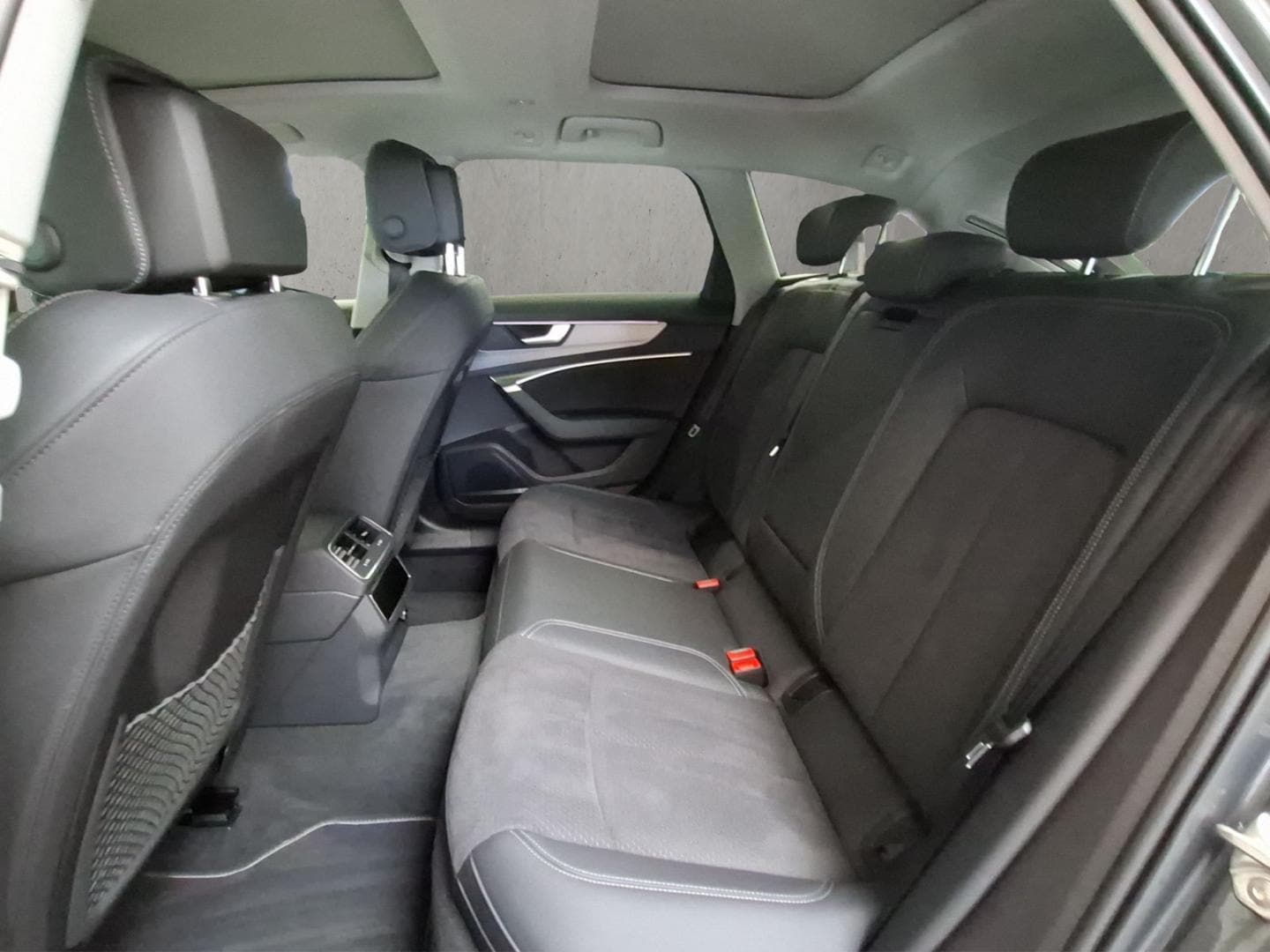 Bild über Audi S6 Avant TDI quattro tiptronic - für weitere Informationen kontaktieren Sie den Audi Partner