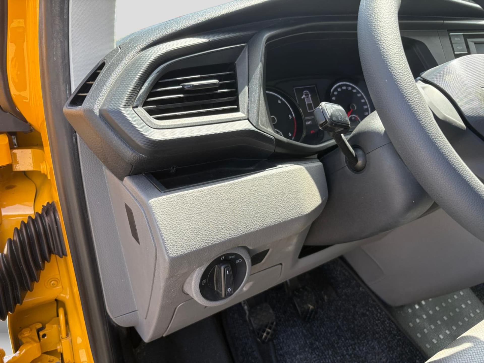 Volkswagen T6.1 Transporter Pritschenwagen Doppelkabine
