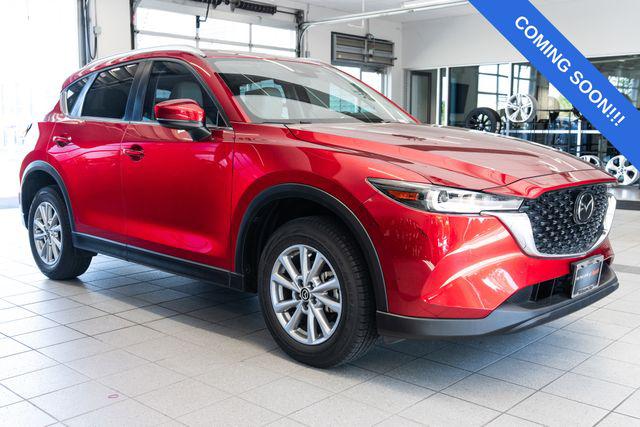 2023 Mazda CX-5 S Preferred package Auto AWD's photo