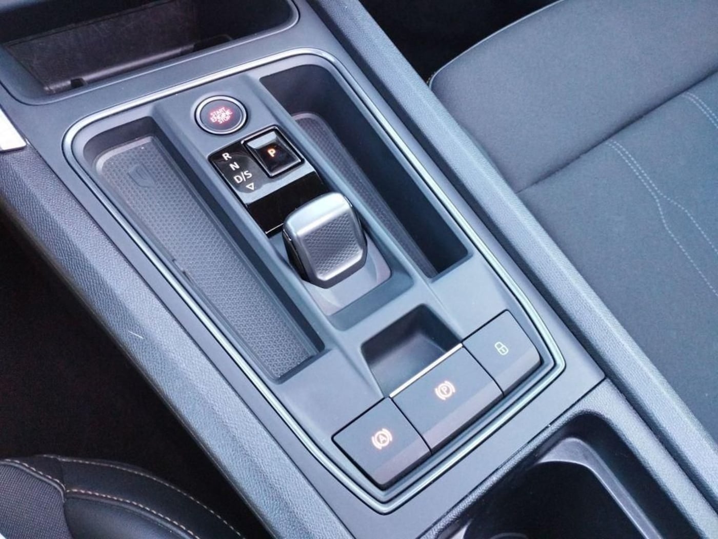 CUPRA Leon Sportstourer 1.5 eTSI DSG 110 kW (150 CV) — photo 13