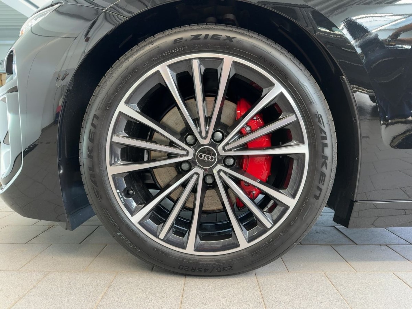 Bild über Audi A6 Avant e-tron S line business e-tron performance 270 kW - für weitere Informationen kontaktieren Sie den Audi Partner