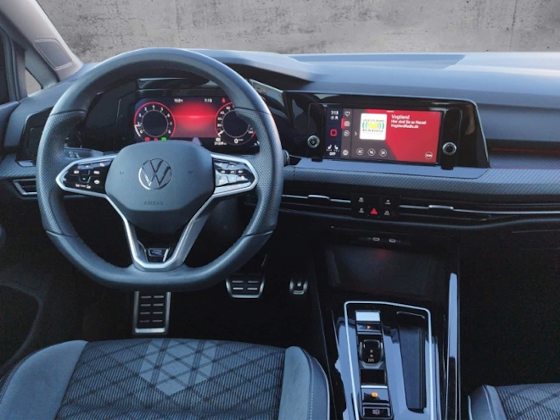Volkswagen Golf R-Line