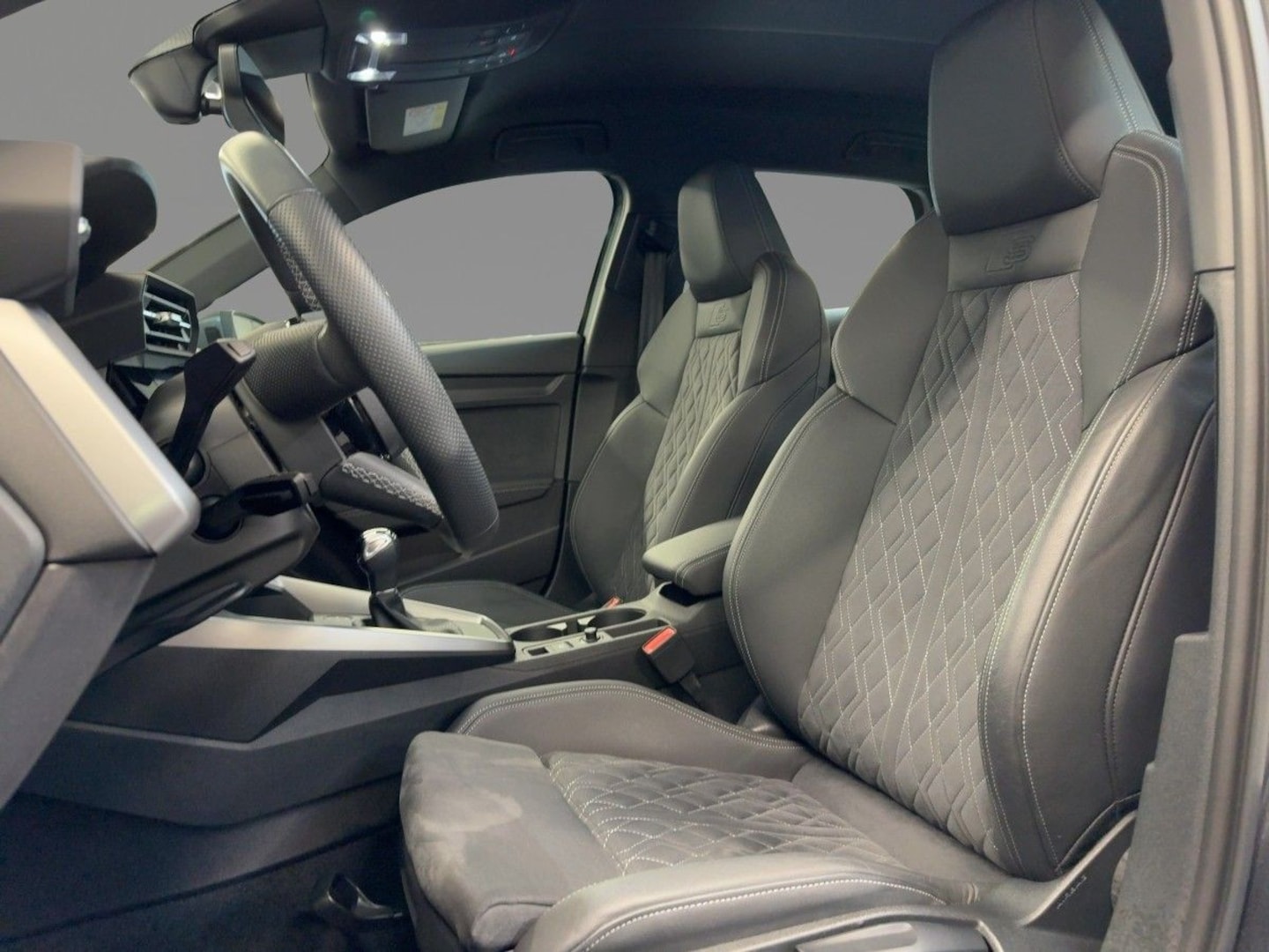 Bild über Audi A3 Sportback S line 35 TFSI Schaltgetriebe - für weitere Informationen kontaktieren Sie den Audi Partner