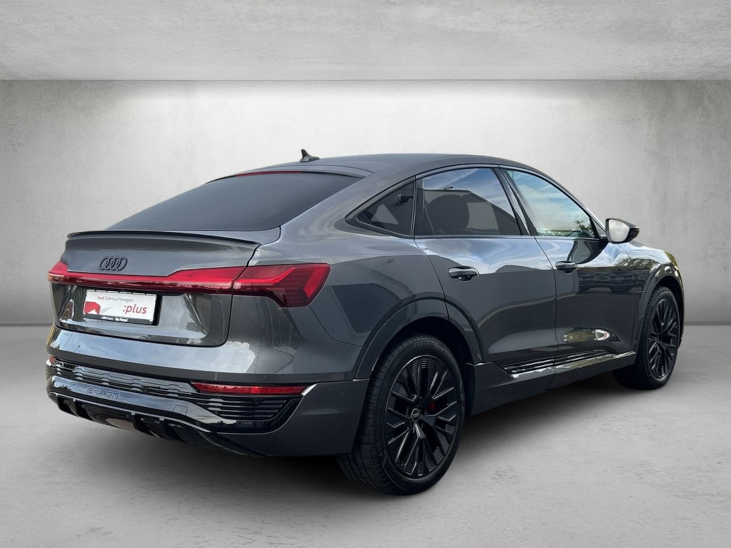 Bild über Audi Q8 Sportback e-tron S line 55 e-tron quattro - für weitere Informationen kontaktieren Sie den Audi Partner
