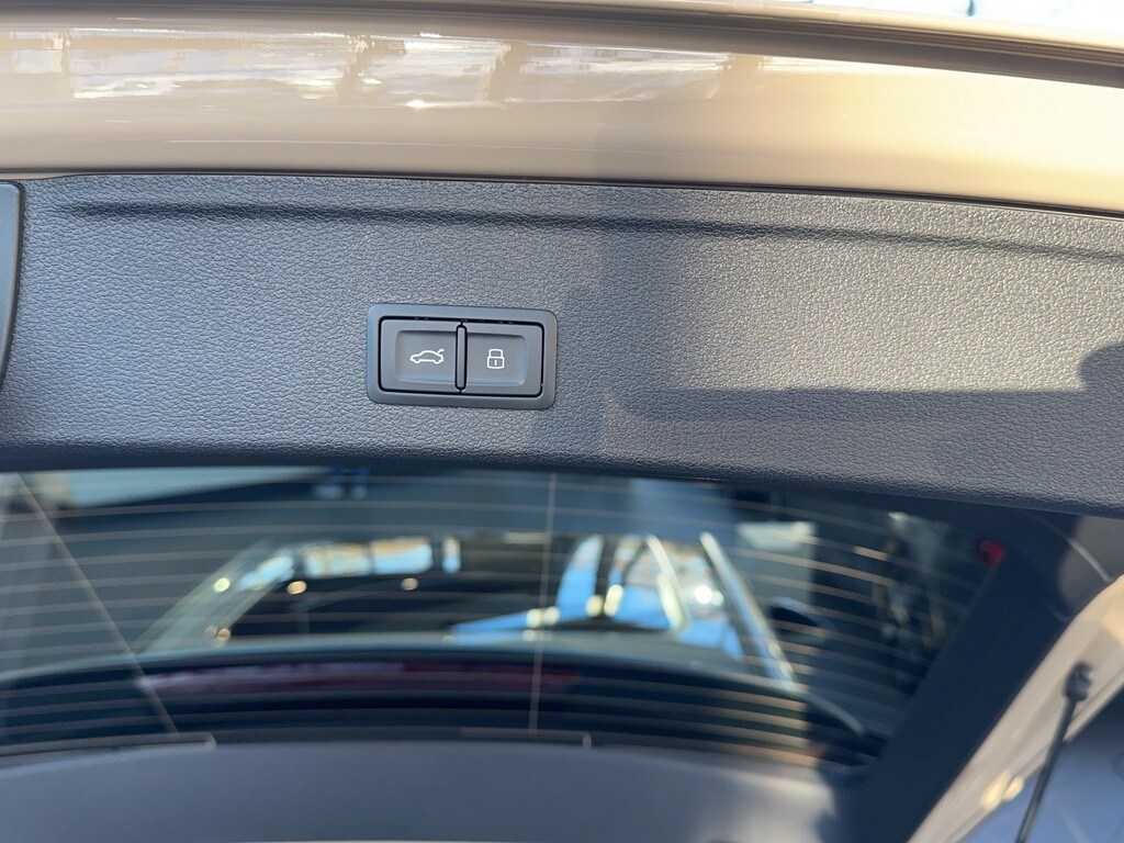 Image about Audi A4 Avant S line 40 TDI quattro S tronic