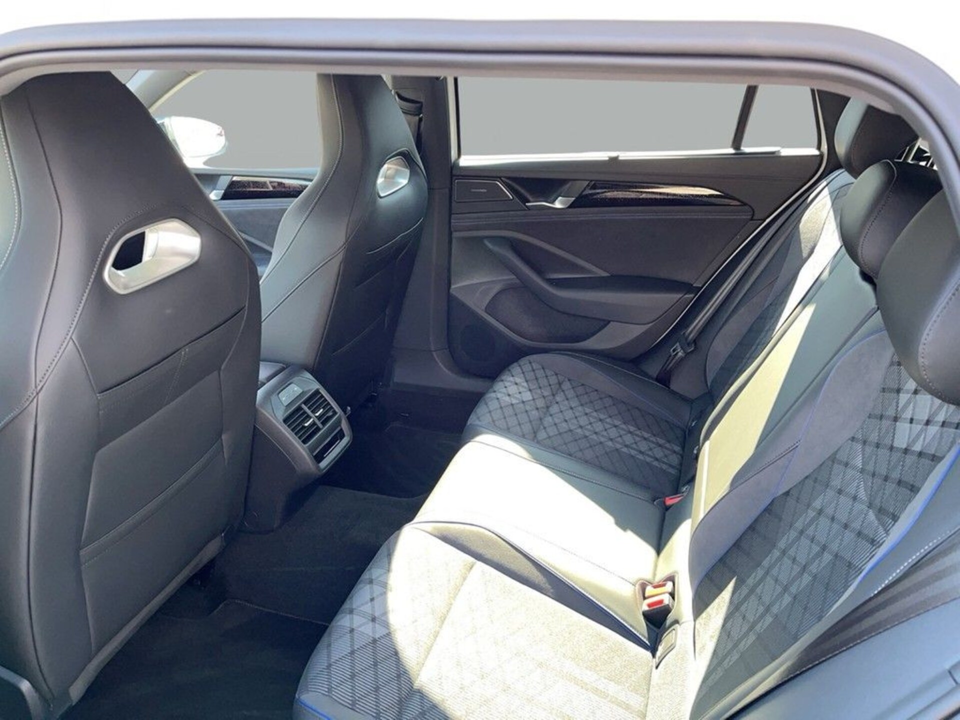 Volkswagen Passat R-Line