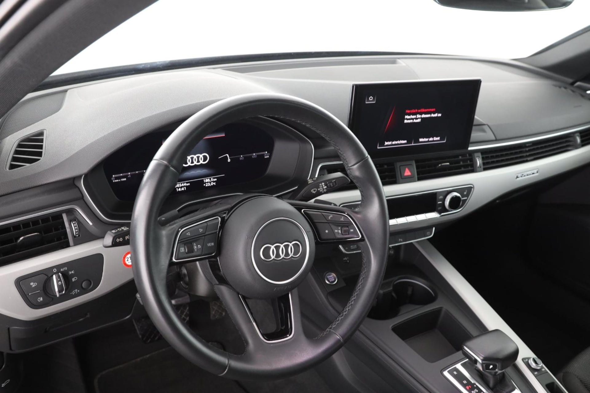 Audi A4 Limousine Advanced
