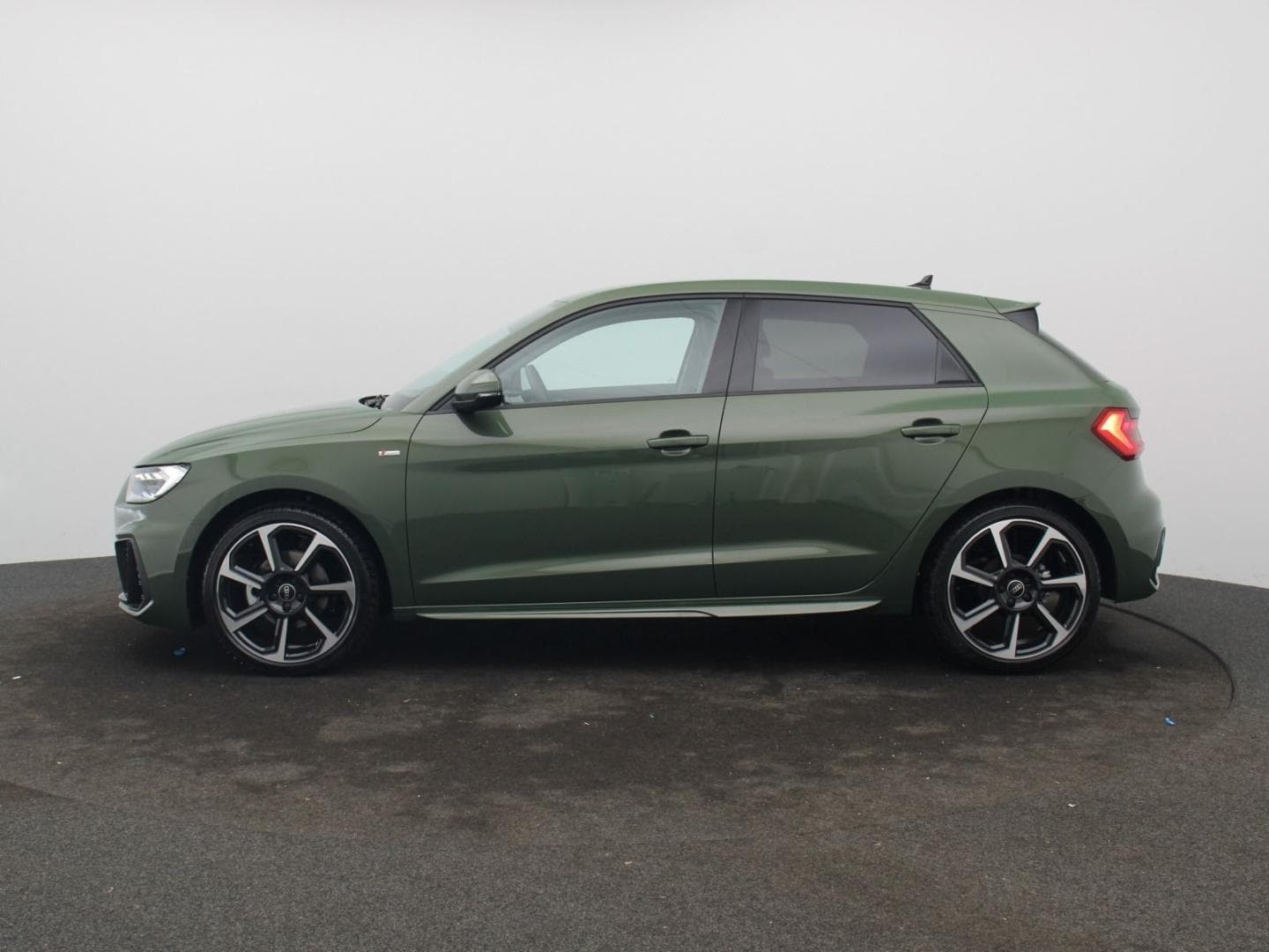Bild über Audi A1 Sportback S line 35 TFSI S tronic - für weitere Informationen kontaktieren Sie den Audi Partner