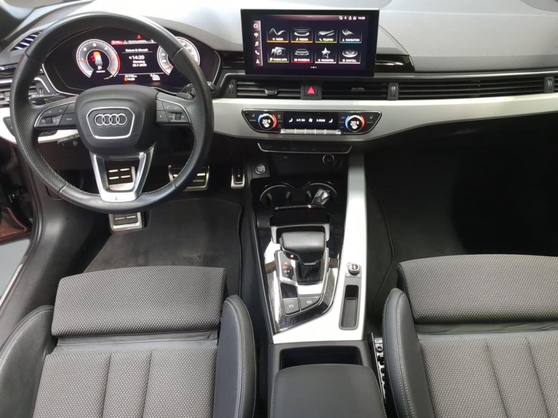 Audi A4 Avant S line