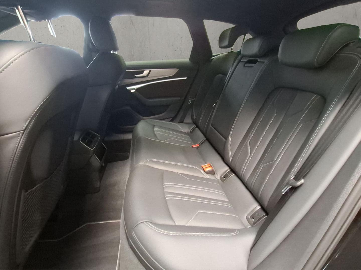 Bild über Audi S6 Avant TDI quattro tiptronic - für weitere Informationen kontaktieren Sie den Audi Partner