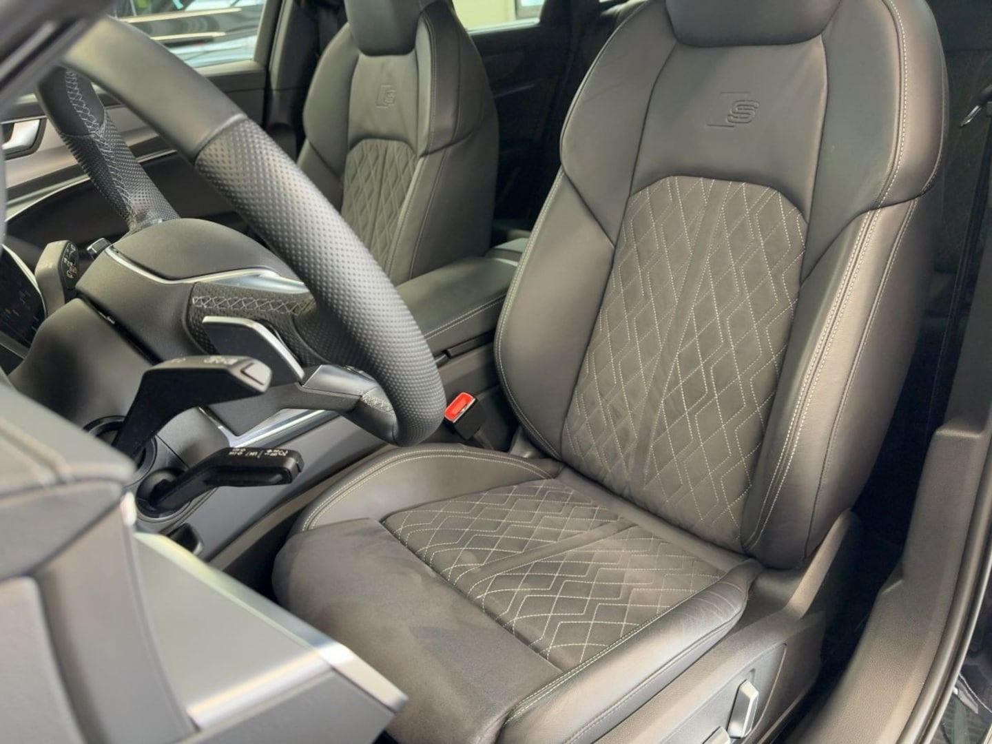 Bild über Audi S6 Avant TDI quattro tiptronic - für weitere Informationen kontaktieren Sie den Audi Partner