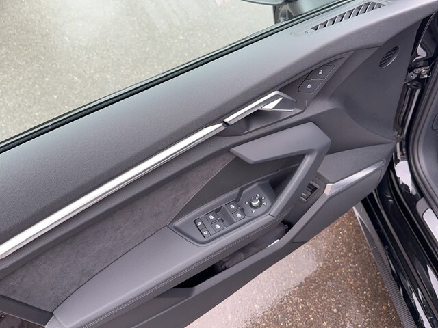 Image about Audi RS 3 Limousine TFSI quattro S tronic