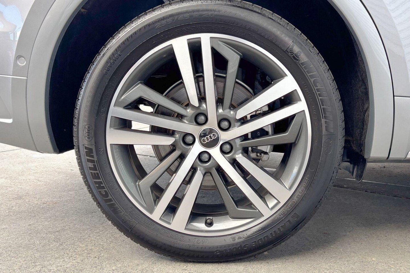 Image about Audi Q5 Sport 40 TDI quattro S tronic