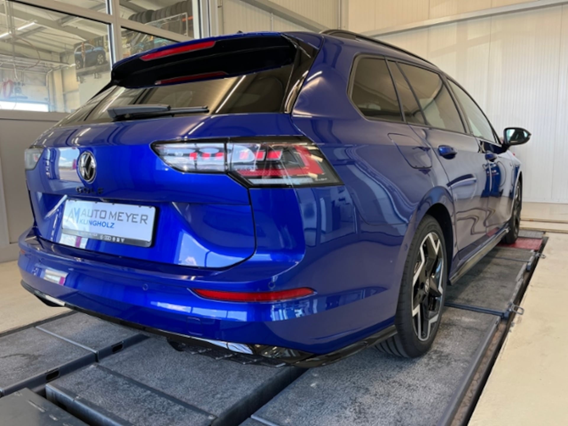 Volkswagen Golf Variant R-Line