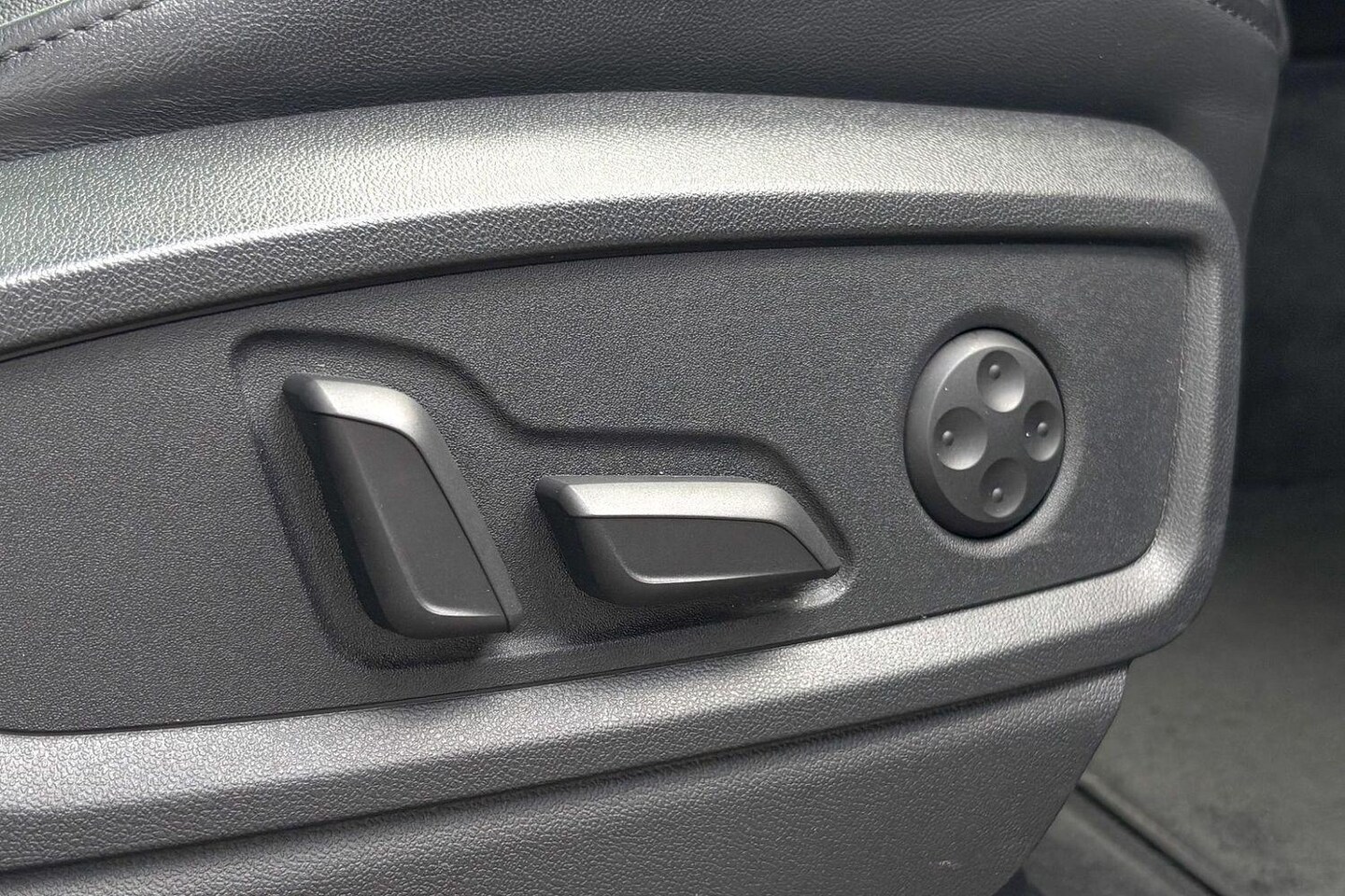 Image about Audi Q5 Sport 40 TDI quattro S tronic