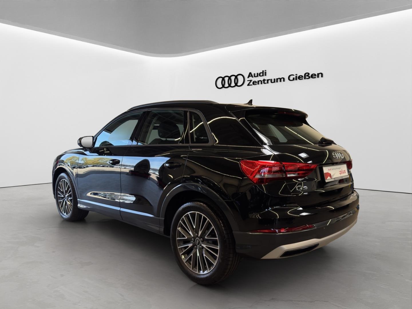 Bild über Audi Q3 advanced 35 TFSI S tronic - für weitere Informationen kontaktieren Sie den Audi Partner